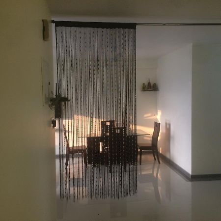 Poonam Hieghts Bed and Breakfast Mumbai Exteriör bild