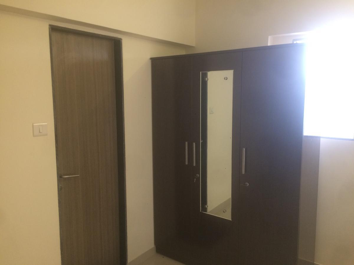 Poonam Hieghts Bed and Breakfast Mumbai Exteriör bild