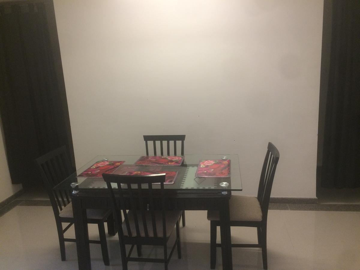 Poonam Hieghts Bed and Breakfast Mumbai Exteriör bild