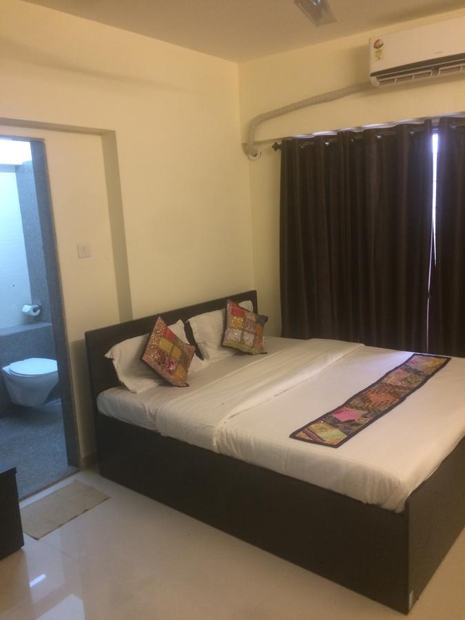 Poonam Hieghts Bed and Breakfast Mumbai Exteriör bild